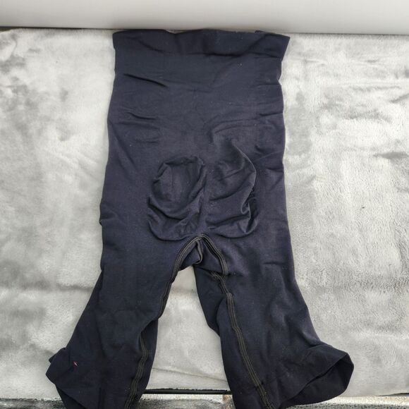 SKIMS Other - SKIMS Medium Onyx Seamless Sculpt High Waist Above The Knee Short NWT